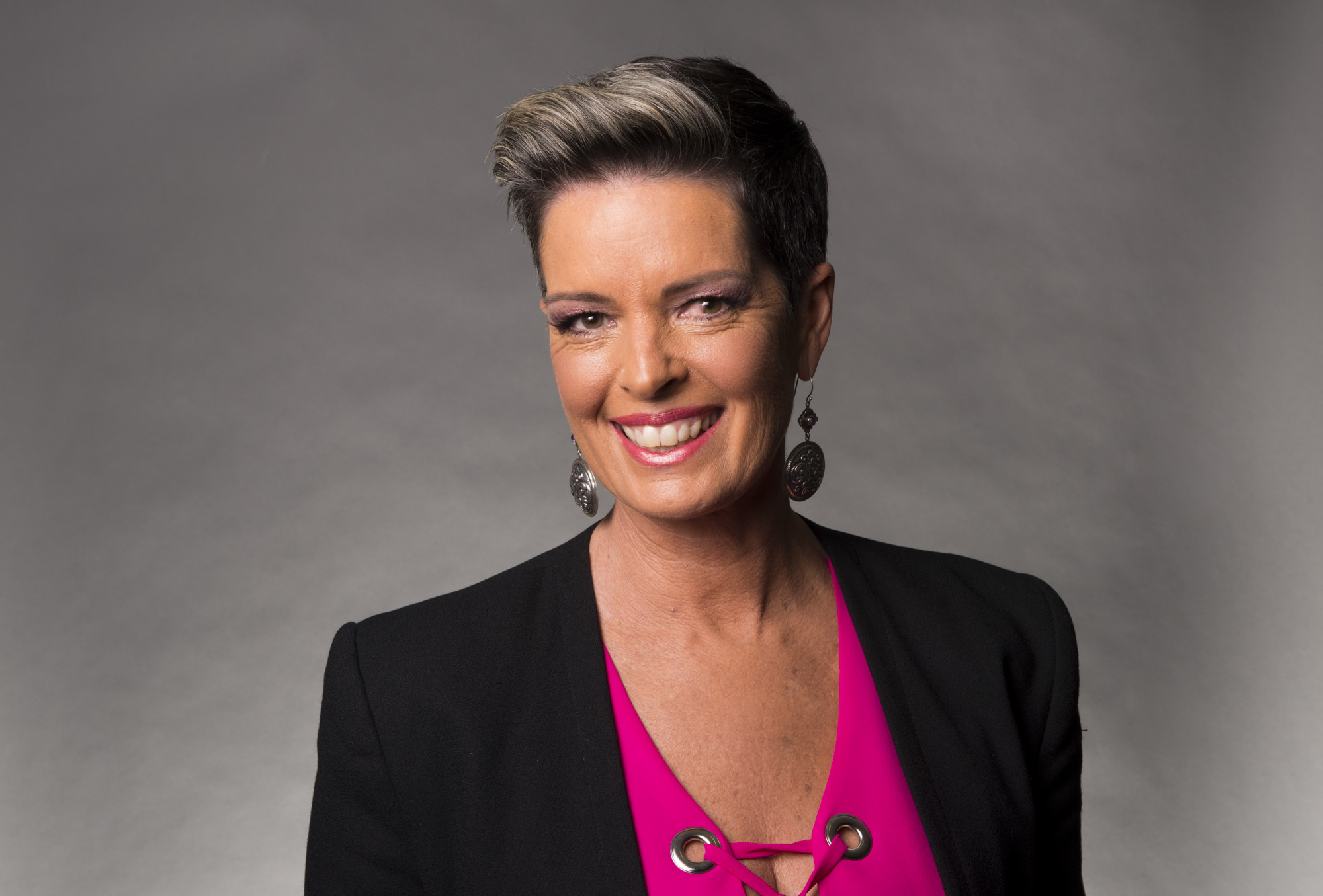 Tracey Holmes